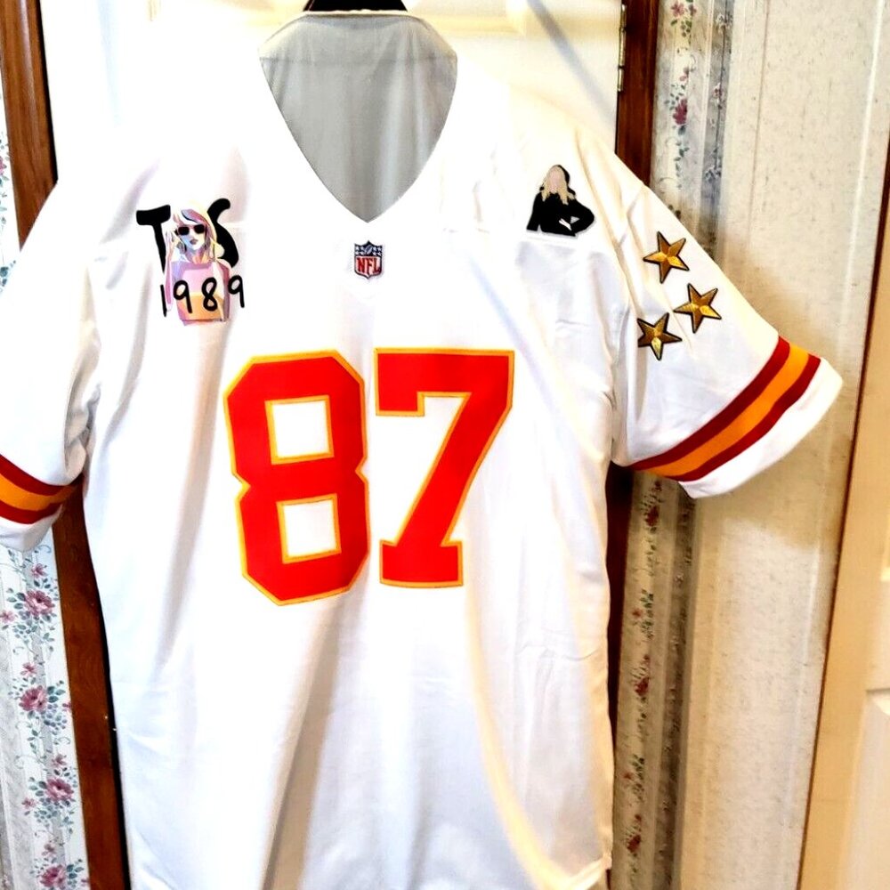 T Swiftie KC 87 Football Jersey With Theme (1989) Necklace White/ Red Size M